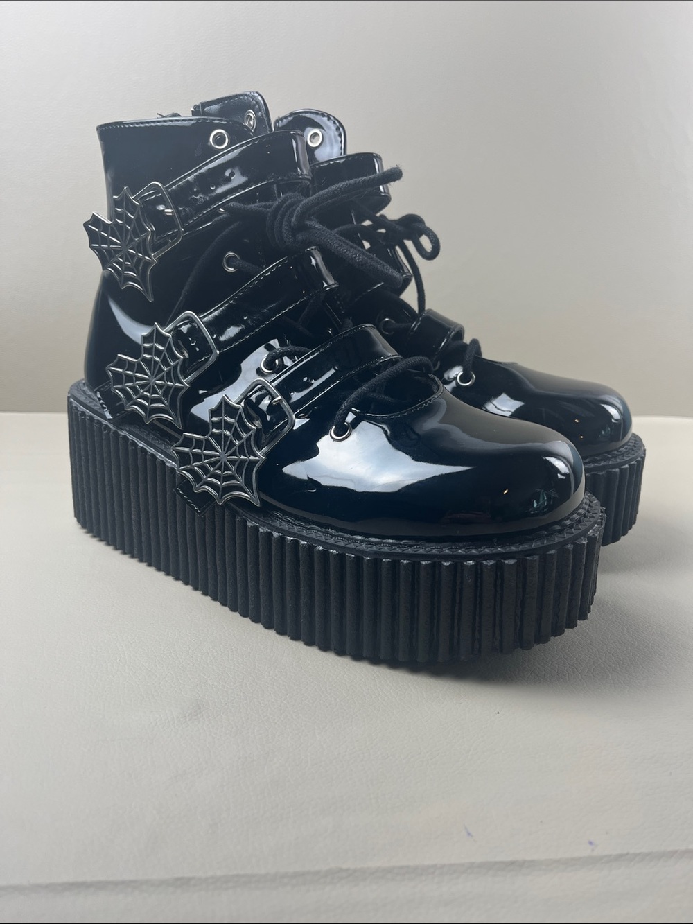Demonia Creeper - 260 *see photos for scuffs*